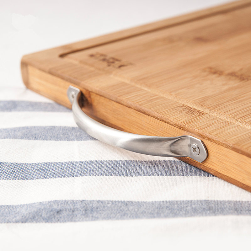 Bamboo cutting board 